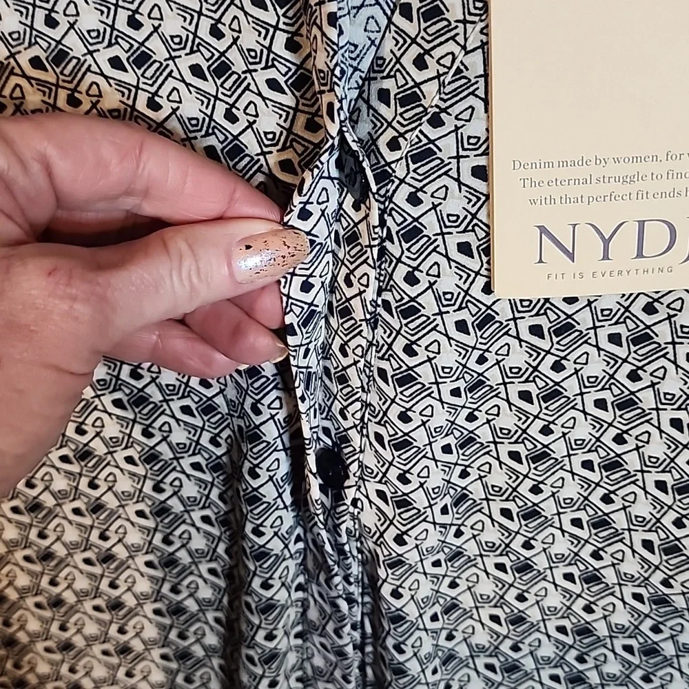 NYDJ Pintuck Blouse NWT Size XLarge - Picture 8 of 14